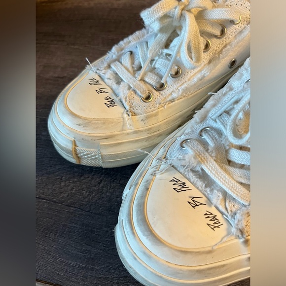Vessel Frayed White and Cream Casual Sneakers - 6M 8W - Picture 13 of 13